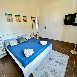 Relax & Design A Pochi Passi Dalla Stazione Apartment